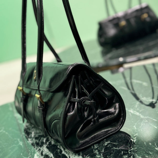 HANDBAG 31 IN BLACK OIL WAX LAMBSKIN