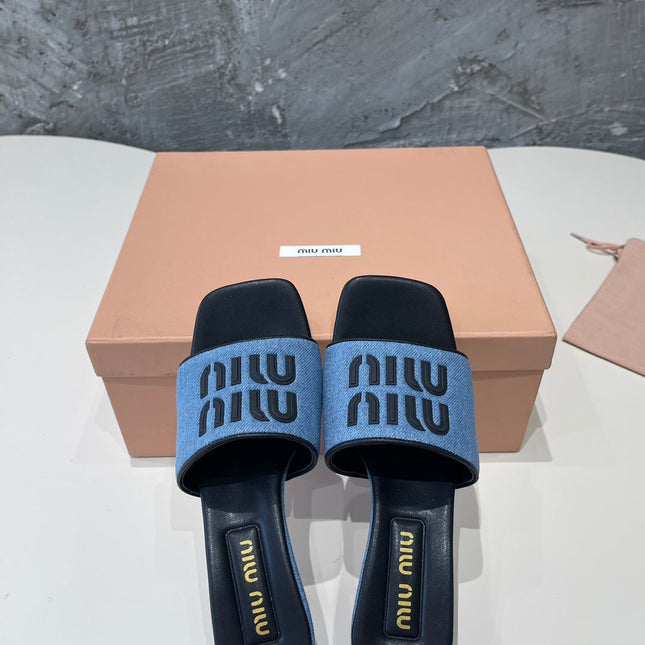 BLACK HIGH HEEL WITH AZURE BLUE STRAPS