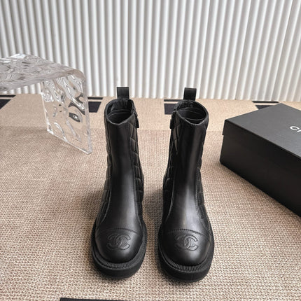 CHANEL ANKLE BOOTS IN BLACK QUILTED CALFSKIN
