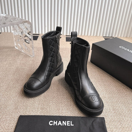 CHANEL ANKLE BOOTS IN BLACK QUILTED CALFSKIN