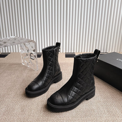 CHANEL ANKLE BOOTS IN BLACK QUILTED CALFSKIN