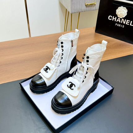 CHANEL 25S HIGH ANKLE BOOTS WITH ZIPPER IN WHITE GLOSSY CALFSKIN GOLD HARDWRE