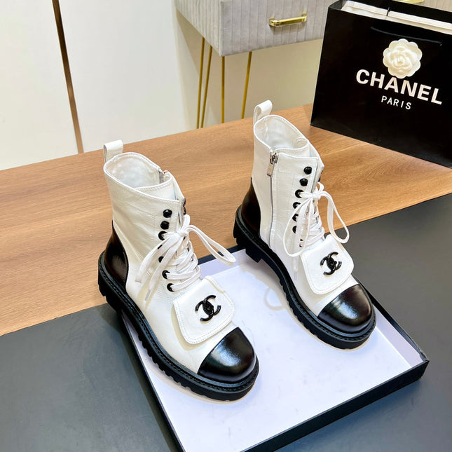 CHANEL 25S HIGH ANKLE BOOTS WITH ZIPPER IN WHITE GLOSSY CALFSKIN GOLD HARDWRE