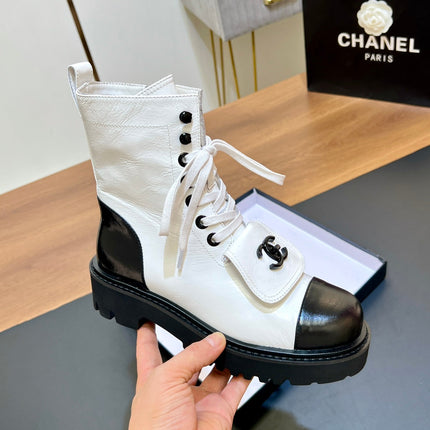 CHANEL 25S HIGH ANKLE BOOTS WITH ZIPPER IN WHITE GLOSSY CALFSKIN GOLD HARDWRE