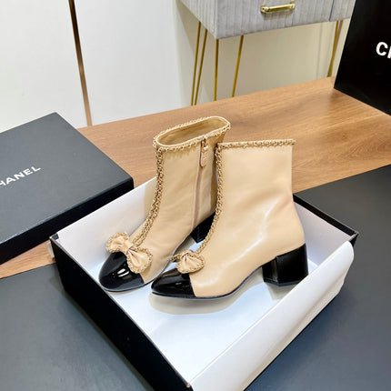 CHANEL 25S HEELED CHAIN BOOTS WITH BOW IN BEIGE CALFSKIN GOLD HARDWRE