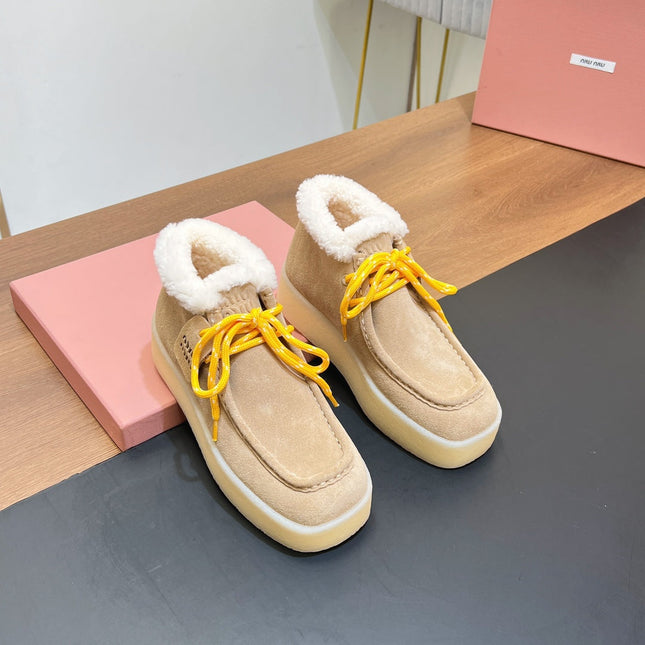 CHUKKA BOOTS IN BEIGE SUEDE WITH WOOL LINING