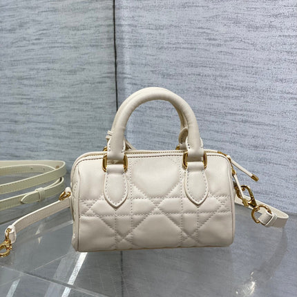 GROOVE MINI 17 BAG IN WHITE CREAM LAMBSKIN
