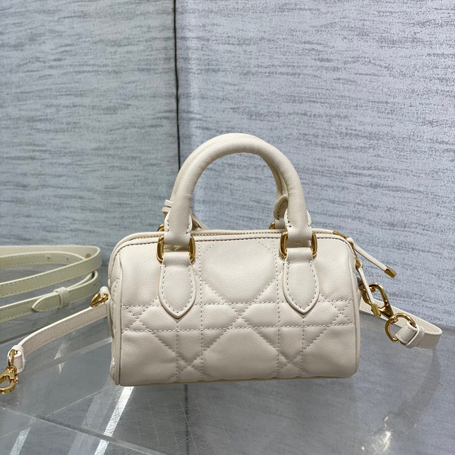 GROOVE MINI 17 BAG IN WHITE CREAM LAMBSKIN