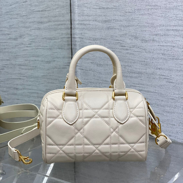 GROOVE 20 BAG IN WHITE CREAM LAMBSKIN