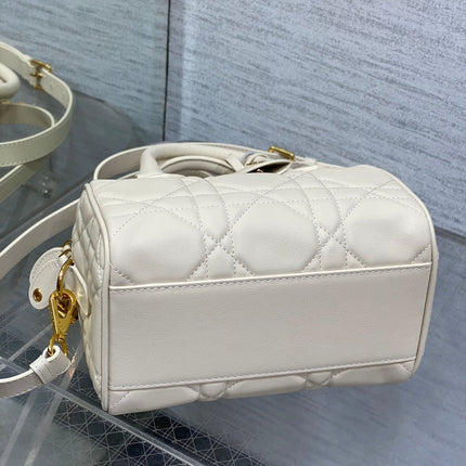 GROOVE 20 BAG IN WHITE CREAM LAMBSKIN