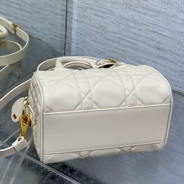 GROOVE 20 BAG IN WHITE CREAM LAMBSKIN