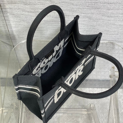 BOOK TOTE 26 IN BLACK MIX WHITE CANVAS 226506