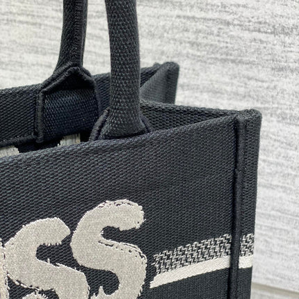 BOOK TOTE 26 IN BLACK MIX WHITE CANVAS 226506