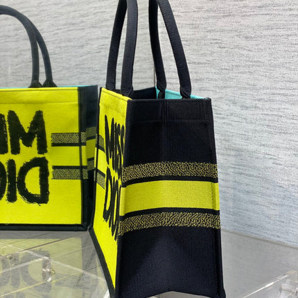 MEDIUM BOOK TOTE 36 IN COLORFUL CANVAS 226513