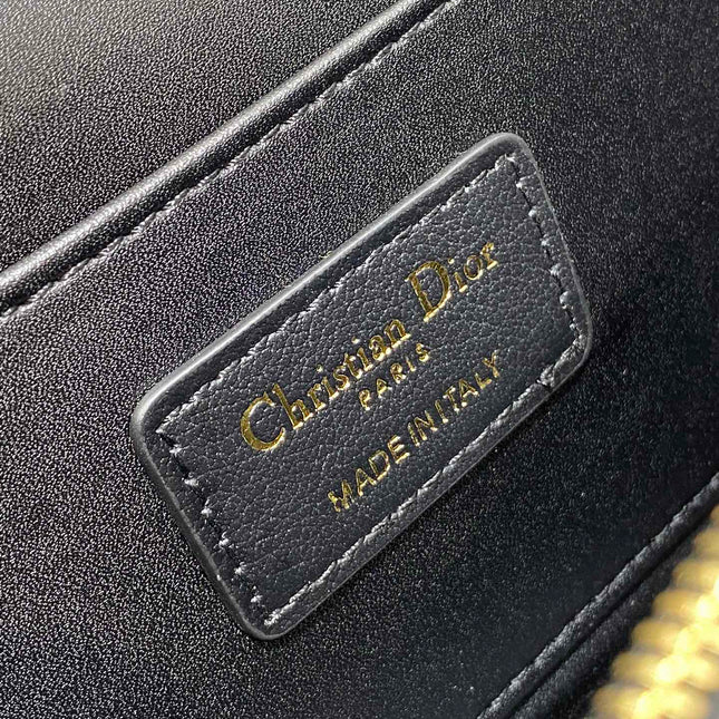 FLAP BAG 18 BLACK QUILTED ALLOVER CALFSKIN