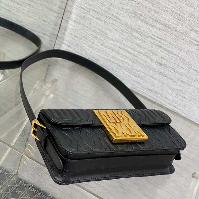 FLAP BAG 18 BLACK QUILTED ALLOVER CALFSKIN