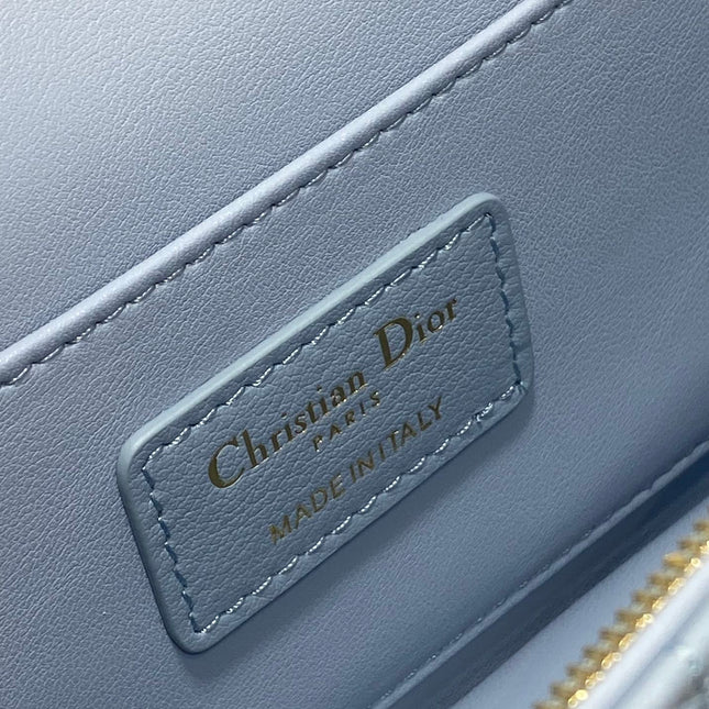 FLAP BAG 18 IN BABY BLUE QUILTED ALLOVER CALFSKIN