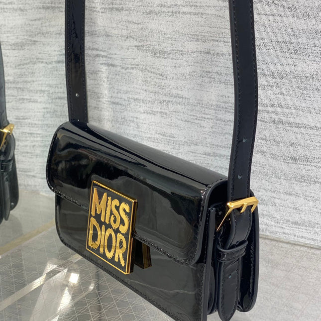 FLAP BAG 18 IN BLACK PATENT CALFSKIN