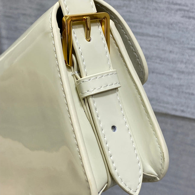 FLAP BAG 18 IN WHITE PATENT CALFSKIN