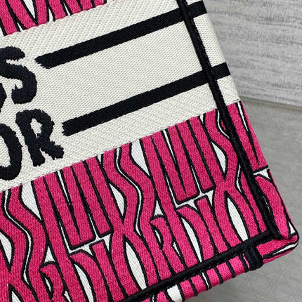 MISS TOTE 26 IN MAGENTA PURPLE CANVAS