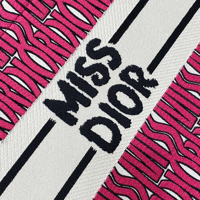 MISS TOTE 36 IN MAGENTA PURPLE CANVAS