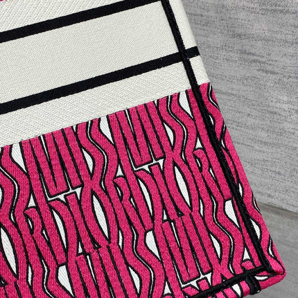 MISS LARGE TOTE 42 IN MAGENTA PURPLE CANVAS