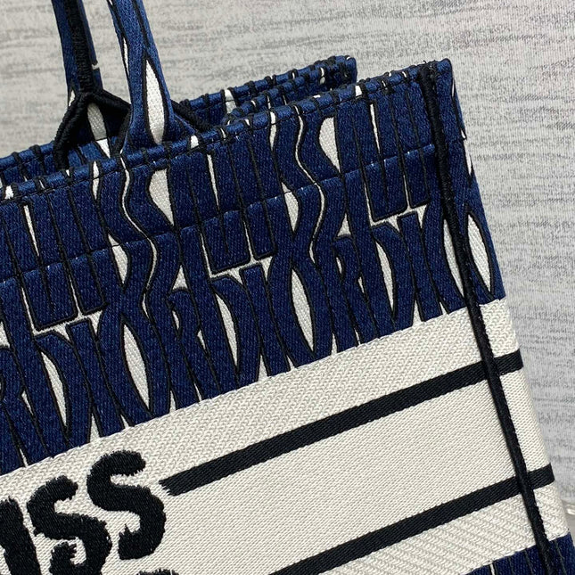 MISS MEDIUM TOTE 36 IN WHITE MIX DEEP COVE BLUE CANVAS