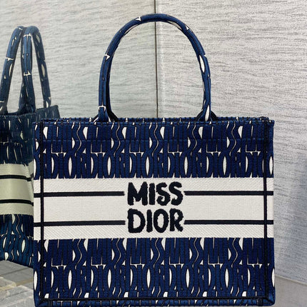 MISS MEDIUM TOTE 36 IN WHITE MIX DEEP COVE BLUE CANVAS