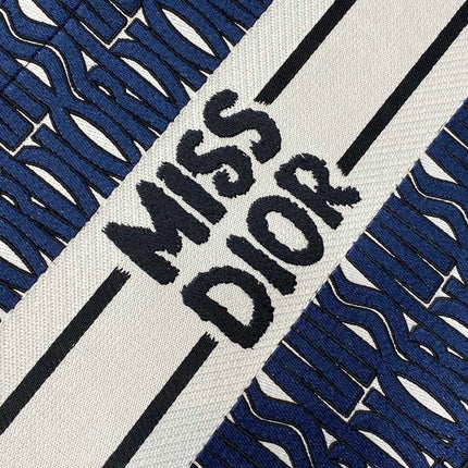 MISS MEDIUM TOTE 36 IN WHITE MIX DEEP COVE BLUE CANVAS