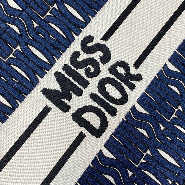 MISS MEDIUM TOTE 36 IN WHITE MIX DEEP COVE BLUE CANVAS