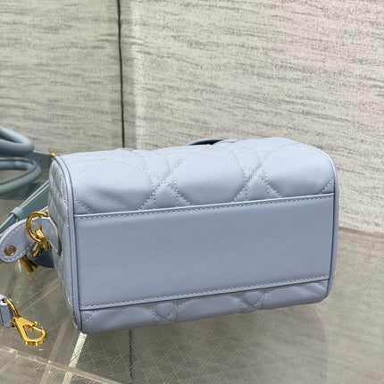 GROOVE 20 BAG IN LIGHT BLUE LAMBSKIN