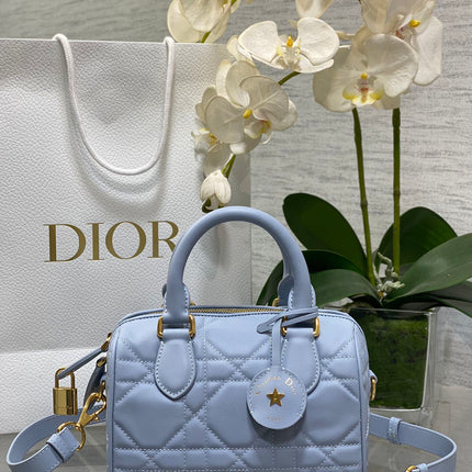 GROOVE 20 BAG IN LIGHT BLUE LAMBSKIN