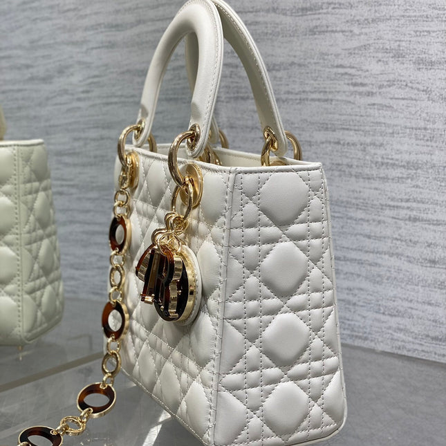 SMALL 20 LADY BAG IN WHITE MACROCANNAGE LAMBSKIN WITH GOLD HARDWARE