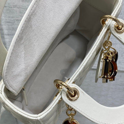 SMALL 20 LADY BAG IN WHITE MACROCANNAGE LAMBSKIN WITH GOLD HARDWARE