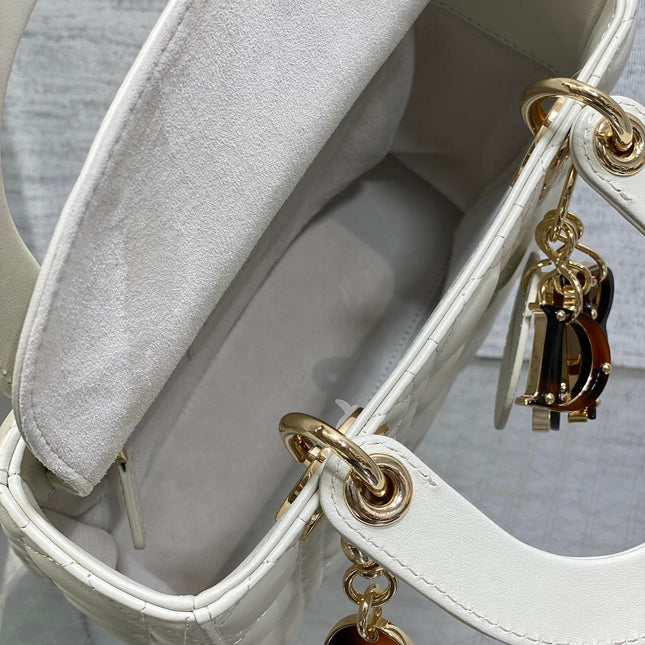 SMALL 20 LADY BAG IN WHITE MACROCANNAGE LAMBSKIN WITH GOLD HARDWARE