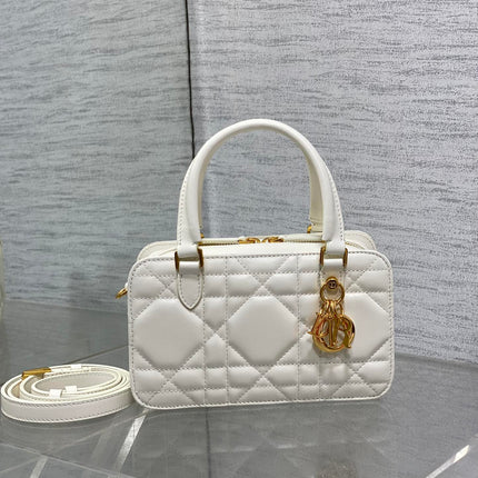 MINI GROOVE BAG 20 IN WHITE MACROCANNAGE LAMBSKIN 226485