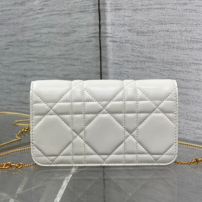 MONTAIGNE AVENUE MINI 19 BAG IN WHITE CALFSKIN WITH GOLD HARDWARE