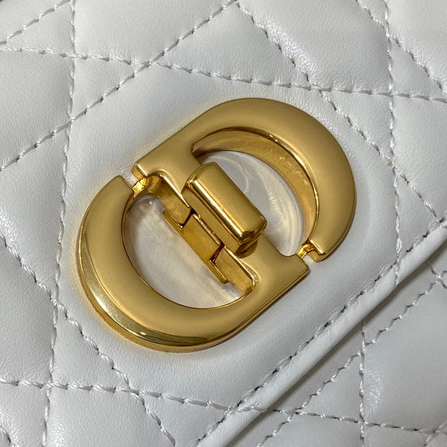 MONTAIGNE AVENUE MINI 19 BAG IN WHITE CALFSKIN WITH GOLD HARDWARE