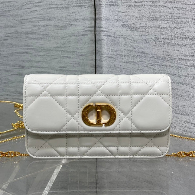 MONTAIGNE AVENUE MINI 19 BAG IN WHITE CALFSKIN WITH GOLD HARDWARE