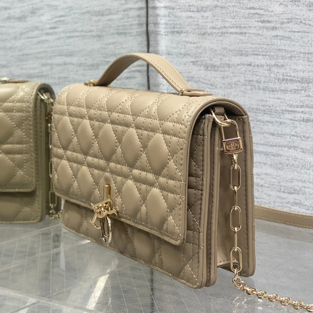MINI BAG 24 IN CAMEL BEIGE PATENT CANNAGE CALFSKIN