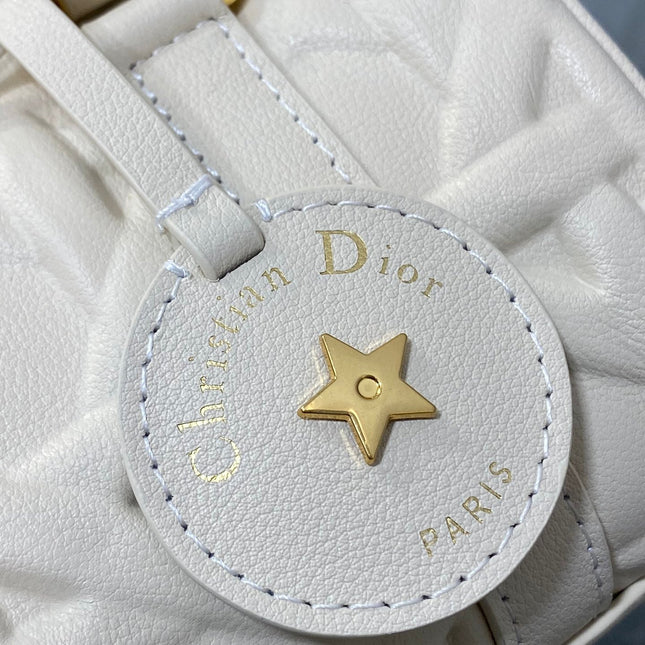GROOVE 17 BAG IN WHITE CREAM MACROCANNAGE CALFSKIN WITH GOLD HARDWARE