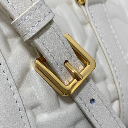 GROOVE 17 BAG IN WHITE CREAM MACROCANNAGE CALFSKIN WITH GOLD HARDWARE