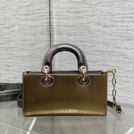 MEDIUM 22 LADY BAG IN GOLD METALLIC LAMBSKIN