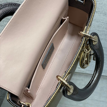 MEDIUM 22 LADY BAG IN GOLD METALLIC LAMBSKIN