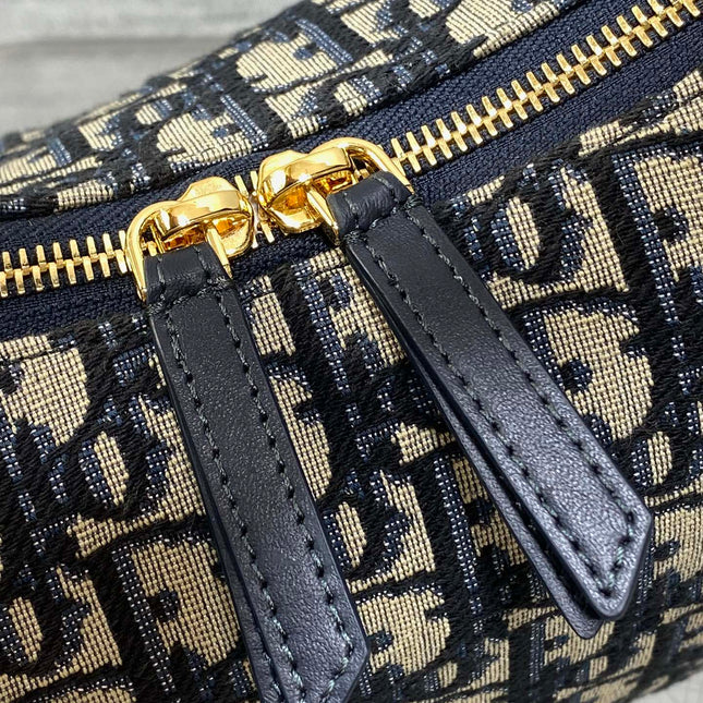 DIOR 25S MEDIUM D-DREAM BAG 24 IN BLUE DIOR OBLIQUE JACQUARD AND SMOOTH CALFSKIN