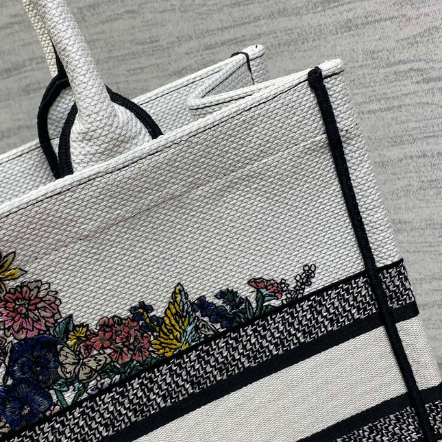 DIOR 25S LUCKY MEDIUM DIOR BOOK TOTE 36 IN WHITE MULTICOLOR DIOR STAR EMBROIDERY