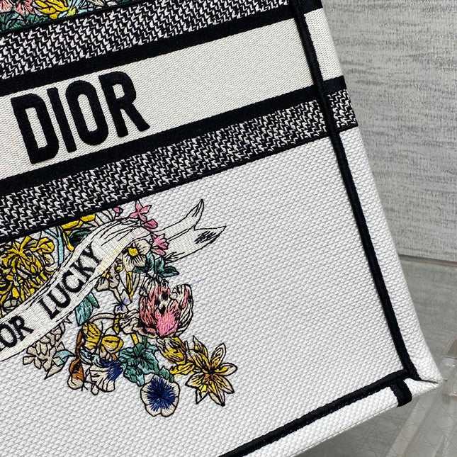 DIOR 25S LUCKY LARGE DIOR BOOK TOTE 42 IN WHITE MULTICOLOR DIOR STAR EMBROIDERY