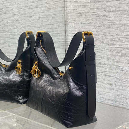 DIOR 25S MEDIUM VOYAGE BAG 28 IN BLACK FLAT MACROCANNAGE GRAINED GLOSSY CALFSKIN