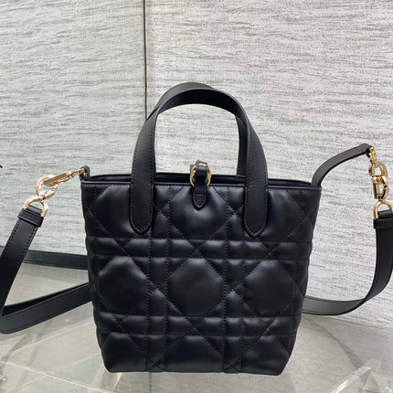DIOR 25S TOUJOURS VERTICAL TOTE BAG 18 IN BLACK CALFSKIN WITH CHARM BRACELET STRAP
