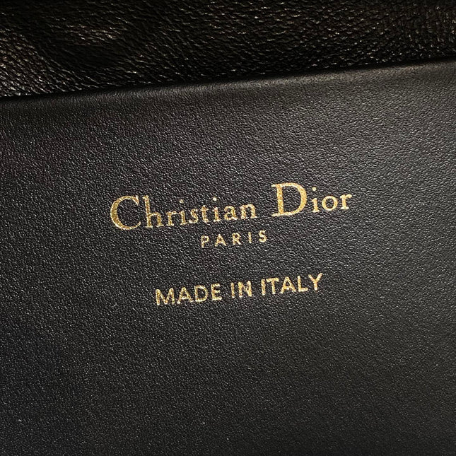 DIOR 25S TOUJOURS VERTICAL TOTE BAG 18 IN BLACK CALFSKIN WITH CHARM BRACELET STRAP